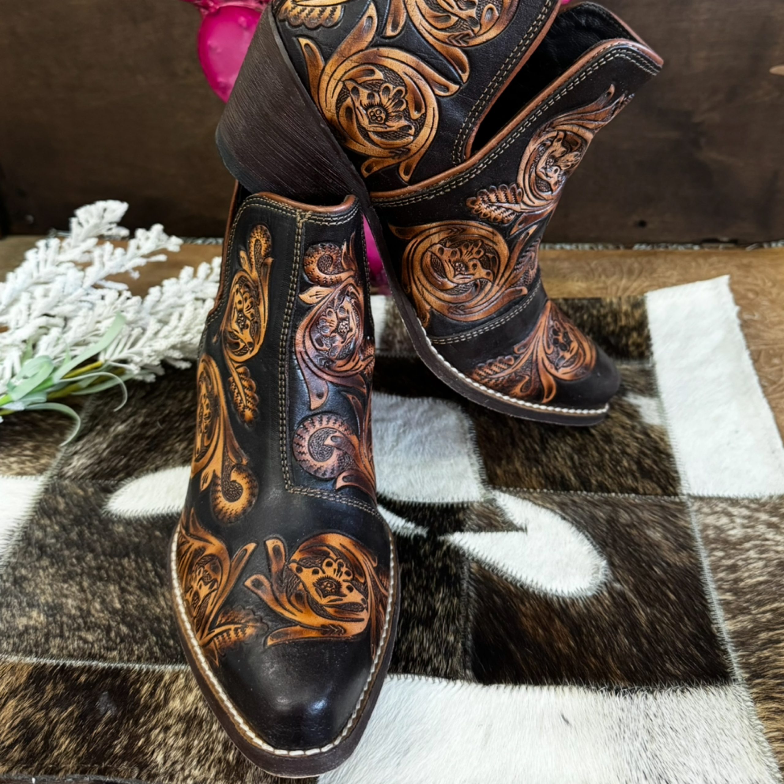 Nashville Tooled Size 7